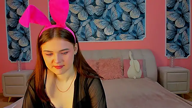 Snapshot of GLORIA_BLOOM chatting on 12/13/25, 08:47 GLORIA BLOOM online show from 12/13/25, 08:47