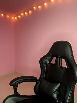 Snapshot of Davne_ chatting on 11/30/25, 09:08 Davne online show from 11/30/25, 09:08