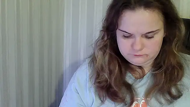 Snapshot of HarmonyKareraa chatting on 11/25/25, 08:42 HarmonyKareraa online show from 11/25/25, 08:42