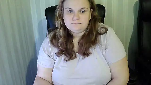 Snapshot of HarmonyKareraa chatting on 12/02/25, 02:12 HarmonyKareraa online show from 12/02/25, 02:12