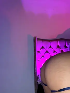 Snapshot of KarolRojas_22 chatting on 12/04/25, 12:31 KarolRojas 22 online show from 12/04/25, 12:31