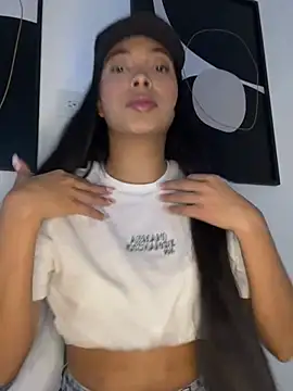 KarolRojas 22 online show from 04/29/26, 06:28