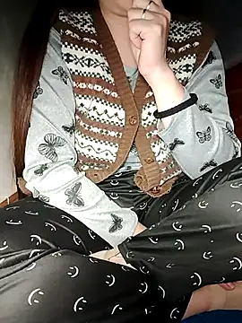 Snapshot of HanniZii chatting on 12/03/25, 04:05 HanniZii online show from 12/03/25, 04:05