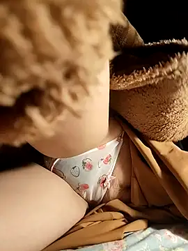 Snapshot of LianLaz chatting on 11/28/25, 10:01 LianLaz online show from 11/28/25, 10:01