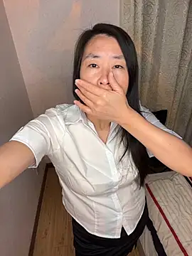 Snapshot of TU-37 chatting on 12/02/25, 11:37 TU-37 online show from 12/02/25, 11:37