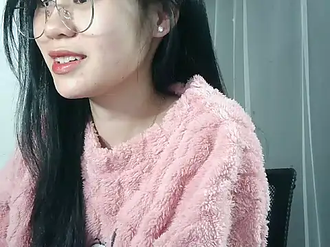 Snapshot of Nunaa18 chatting on 11/28/25, 05:54 Nunaa18 online show from 11/28/25, 05:54