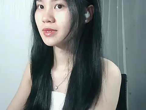 Snapshot of Nunaa18 chatting on 12/02/25, 01:50 Nunaa18 online show from 12/02/25, 01:50