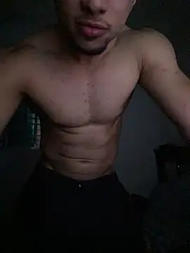 Snapshot of MoreninhoMagrinho chatting on 11/28/25, 04:04 MoreninhoMagrinho online show from 11/28/25, 04:04