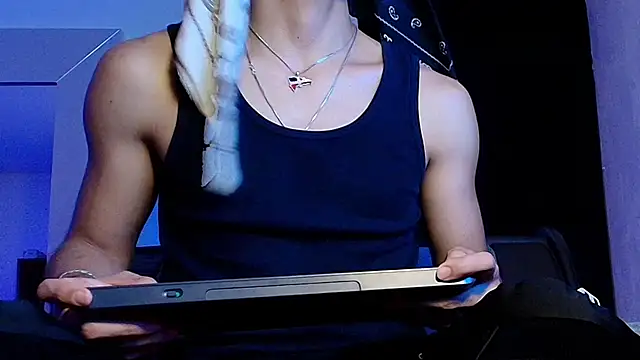 Snapshot of Da_usma00 chatting on 12/16/25, 04:06 Da usma00 online show from 12/16/25, 04:06