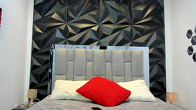 Snapshot of sol-angel chatting on 12/02/25, 08:04 sol-angel online show from 12/02/25, 08:04