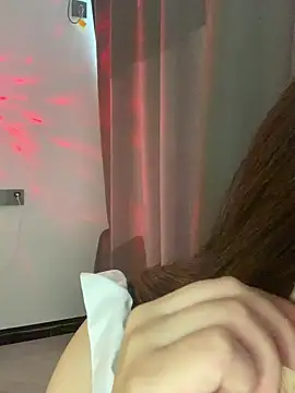 Snapshot of boniu-mimi chatting on 12/14/25, 04:29 boniu-mimi online show from 12/14/25, 04:29