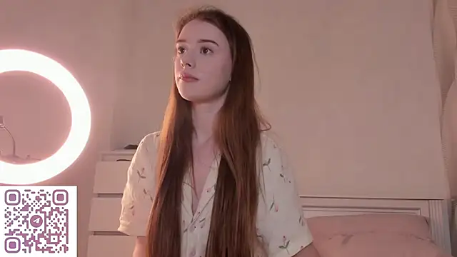 Snapshot of AmyForYouu chatting on 12/02/25, 09:21 AmyForYouu online show from 12/02/25, 09:21