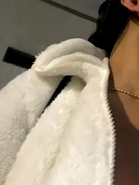 Snapshot of MelissaGill_ chatting on 12/04/25, 10:35 MelissaGill online show from 12/04/25, 10:35