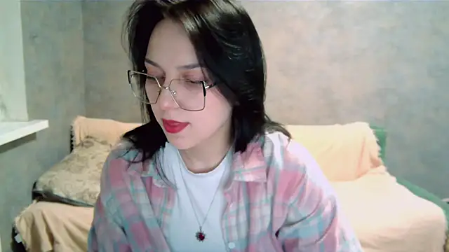 Snapshot of GlibRasher chatting on 12/01/25, 08:03 GlibRasher online show from 12/01/25, 08:03