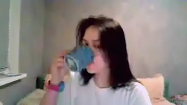 Snapshot of GlibRasher chatting on 12/04/25, 08:17 GlibRasher online show from 12/04/25, 08:17