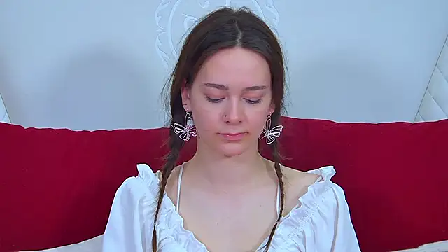 Snapshot of LilyLanes chatting on 11/26/25, 02:51 LilyLanes online show from 11/26/25, 02:51