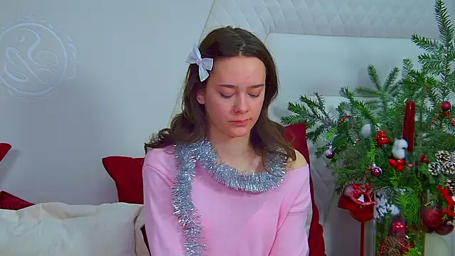 Snapshot of LilyLanes chatting on 12/04/25, 08:01 LilyLanes online show from 12/04/25, 08:01