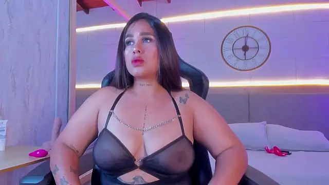 Snapshot of Julietaa_1 chatting on 12/05/25, 07:32 Julietaa 1 online show from 12/05/25, 07:32