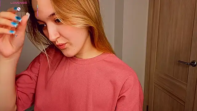 Snapshot of MarySparkl chatting on 12/03/25, 07:45 MarySparkl online show from 12/03/25, 07:45