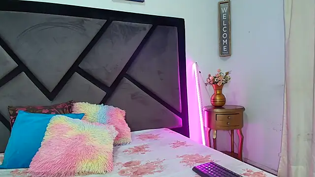 Snapshot of TashaNaughty4u chatting on 12/05/25, 12:14 TashaNaughty4u online show from 12/05/25, 12:14