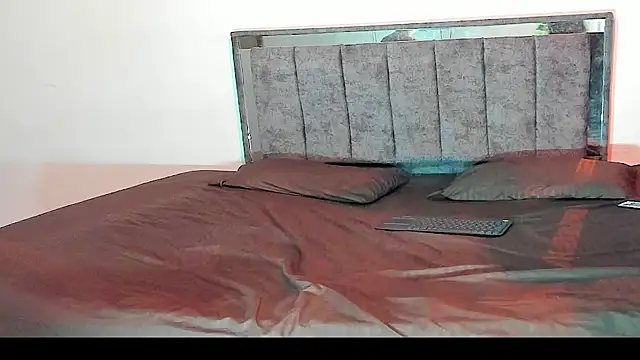 Snapshot of Sweet_couple79 chatting on 11/26/25, 07:48 Sweet couple79 online show from 11/26/25, 07:48