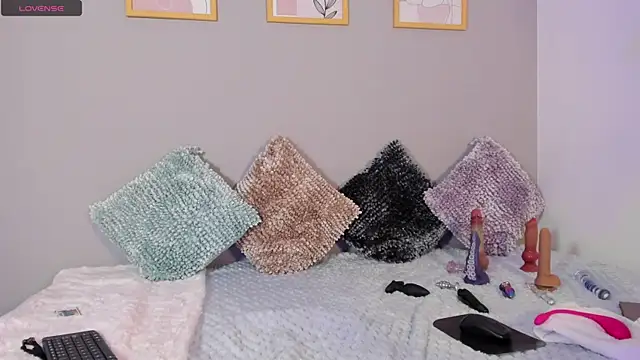 IvannaVolk  online show from 05/16/26, 10:36