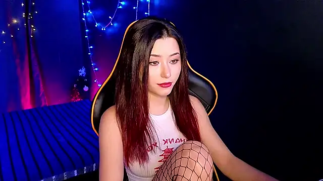 Snapshot of RedMidnight chatting on 12/18/25, 10:32 RedMidnight online show from 12/18/25, 10:32