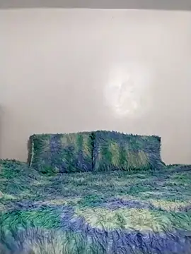 NiinaHans online show from 11/28/25, 11:02