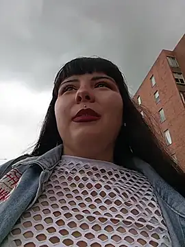 Snapshot of Yuliks_ chatting on 12/04/25, 03:21 Yuliks online show from 12/04/25, 03:21