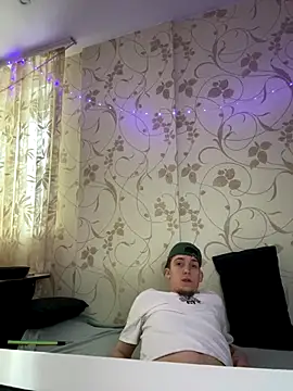 Snapshot of Rabizoon chatting on 11/25/25, 02:55 Rabizoon online show from 11/25/25, 02:55