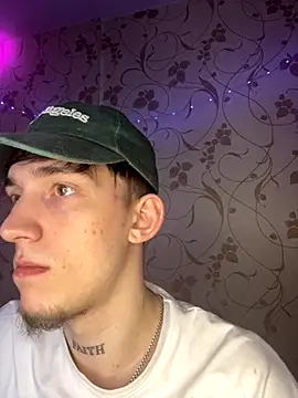 Snapshot of Rabizoon chatting on 11/27/25, 04:20 Rabizoon online show from 11/27/25, 04:20