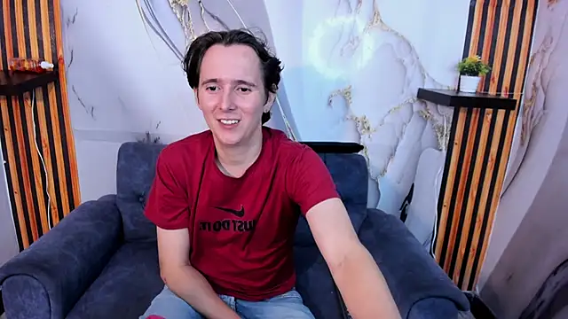 Snapshot of Aaron_LatinMen2 chatting on 11/25/25, 03:39 Aaron LatinMen2 online show from 11/25/25, 03:39