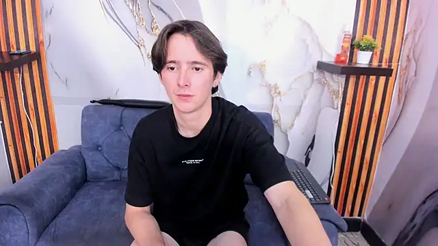 Snapshot of Aaron_LatinMen2 chatting on 11/26/25, 03:40 Aaron LatinMen2 online show from 11/26/25, 03:40