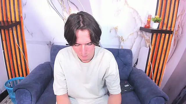 Snapshot of Aaron_LatinMen2 chatting on 11/28/25, 03:53 Aaron LatinMen2 online show from 11/28/25, 03:53