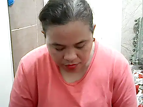 Snapshot of cutechubby chatting on 12/05/25, 12:19 cutechubby online show from 12/05/25, 12:19