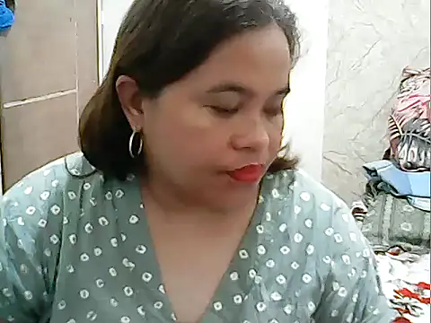 Snapshot of cutechubby chatting on 12/14/25, 12:27 cutechubby online show from 12/14/25, 12:27