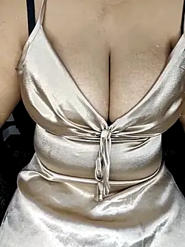 Snapshot of Curvy_Pooja chatting on 04/07/26, 07:20 Curvy Pooja online show from 04/07/26, 07:20