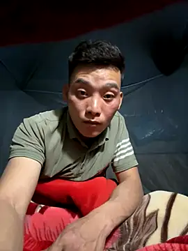 Snapshot of sanu551 chatting on 12/04/25, 12:36 sanu551 online show from 12/04/25, 12:36