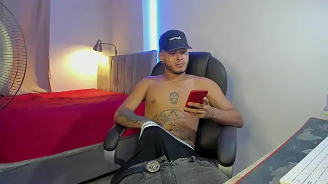 Snapshot of master_evil07 chatting on 12/03/25, 05:59 master evil07 online show from 12/03/25, 05:59