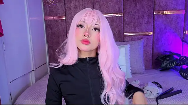 Snapshot of amberthangelss chatting on 11/25/25, 12:05 amberthangelss online show from 11/25/25, 12:05