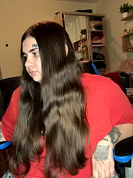 Snapshot of MariasV chatting on 12/02/25, 04:24 MariasV online show from 12/02/25, 04:24