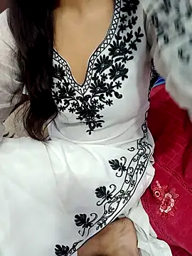 Snapshot of Triptii_0 chatting on 12/05/25, 06:15 Triptii 0 online show from 12/05/25, 06:15