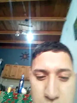 Alvarezz0202 online show from 05/26/26, 07:43
