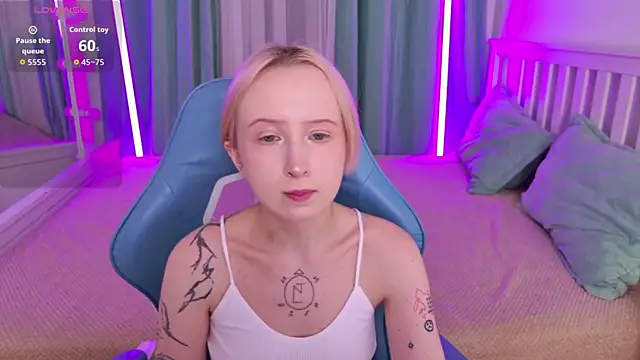 Snapshot of _Babyface_ chatting on 12/04/25, 01:20 Babyface online show from 12/04/25, 01:20