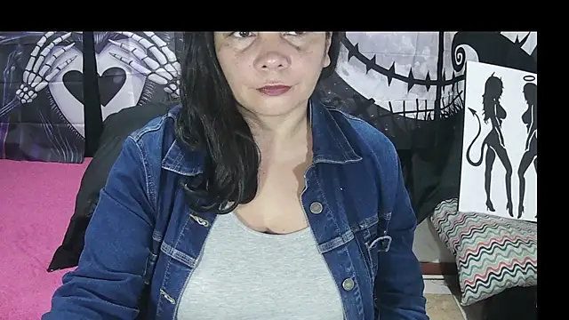 vivian-milf online show from 07/31/26, 02:22