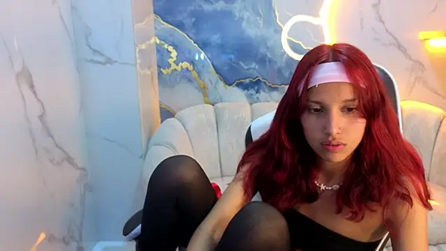 Snapshot of Saphire_Tx chatting on 12/17/25, 08:15 Saphire Tx online show from 12/17/25, 08:15