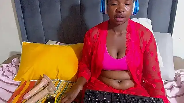 EMBER FOX online show from 06/09/26, 10:21
