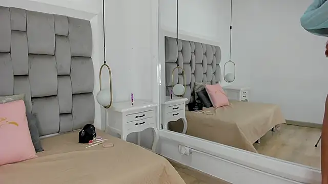 Snapshot of gaby_smit__ chatting on 12/15/25, 11:58 gaby smit online show from 12/15/25, 11:58