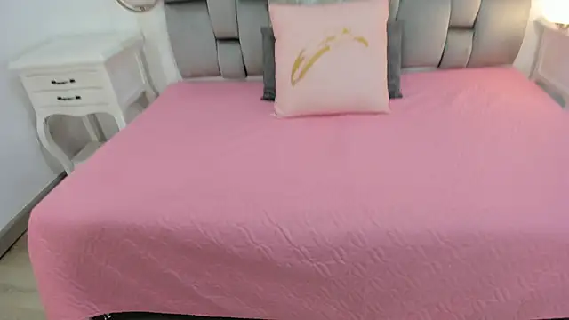 Snapshot of gaby_smit__ chatting on 12/16/25, 11:37 gaby smit online show from 12/16/25, 11:37