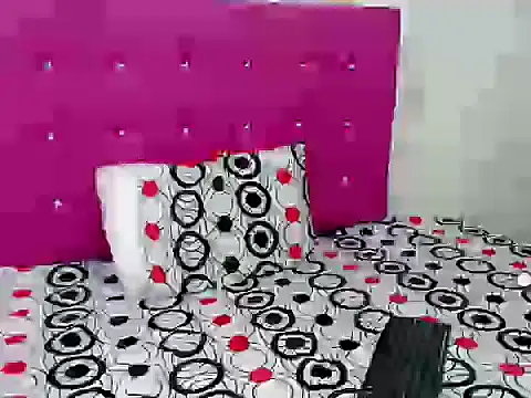 Snapshot of kuroneko_97 chatting on 12/04/25, 08:39 kuroneko 97 online show from 12/04/25, 08:39